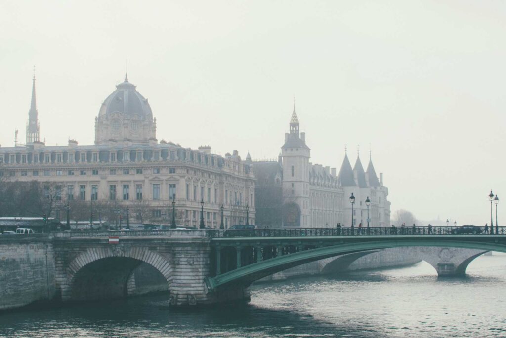 Paris por la noche