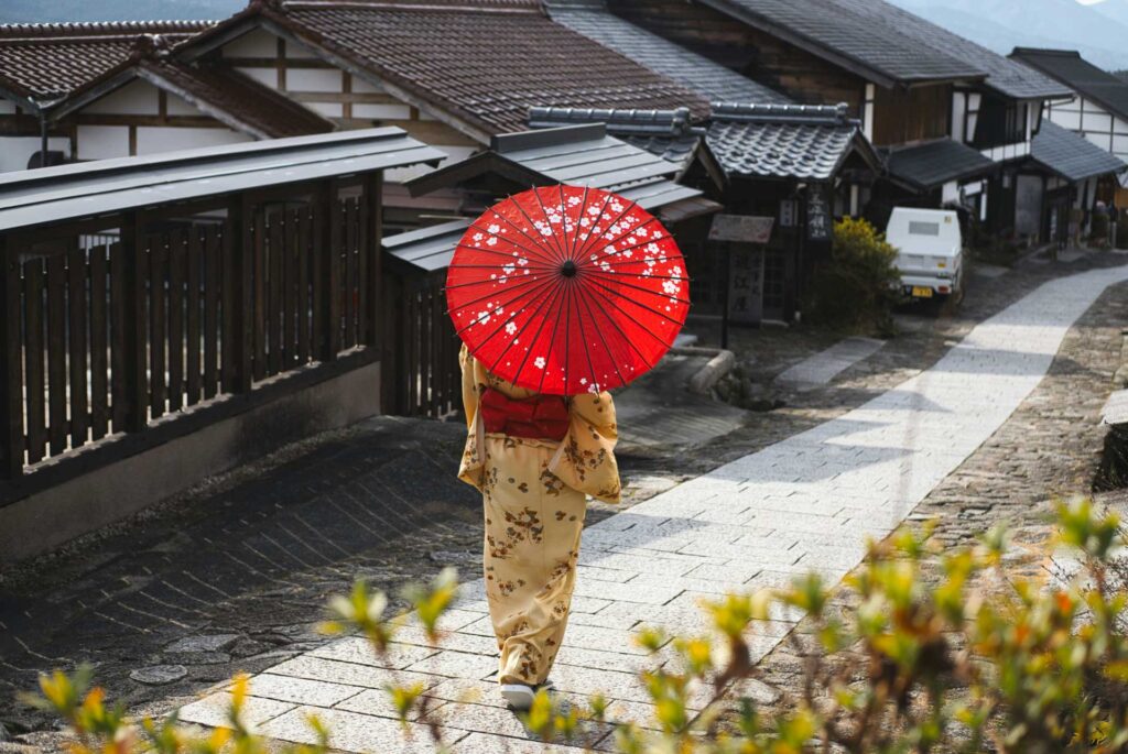 Mujer por calles de Japón