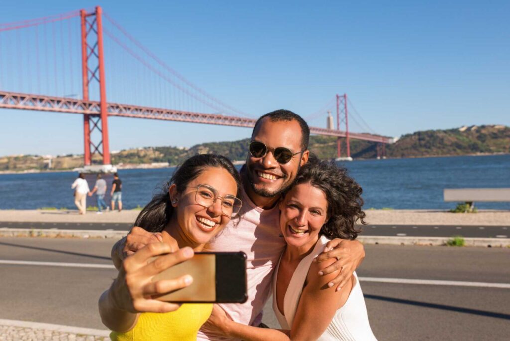 Amigos se toman selfie en Estados Unidos