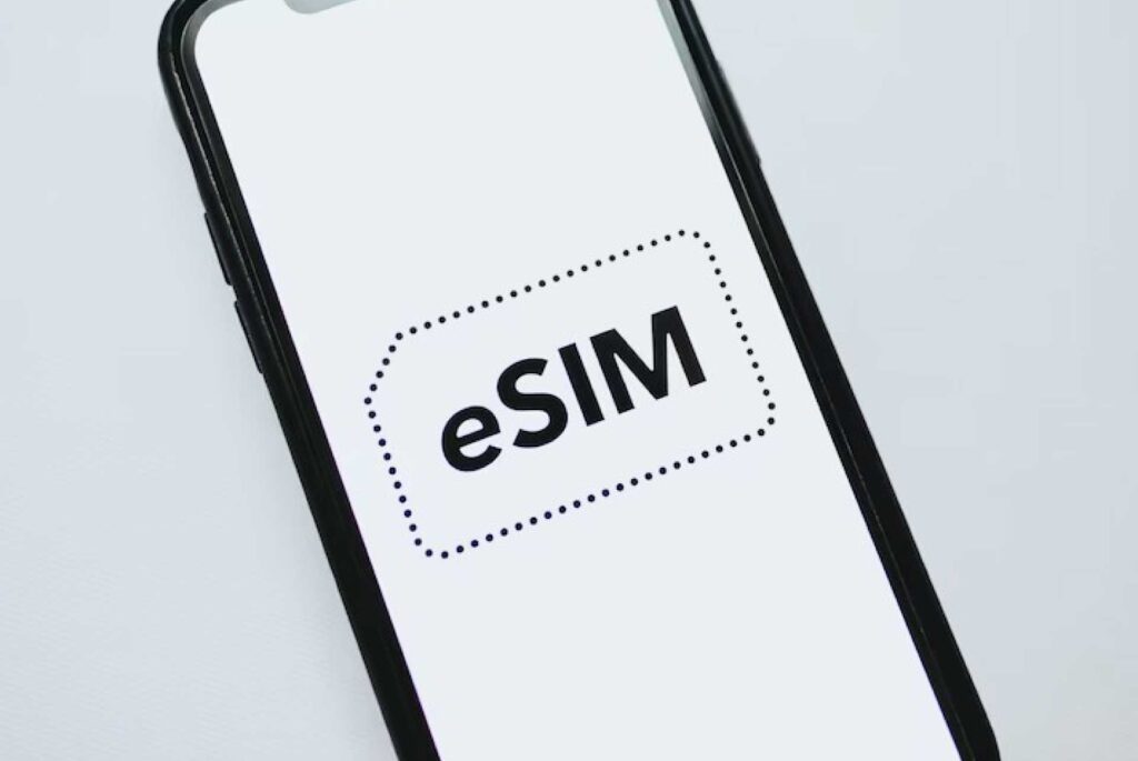 Logo de Esim en teléfono